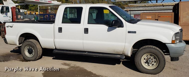 image for item ET9918 2003 Ford F250 Super Duty Crew Cab pickup truck