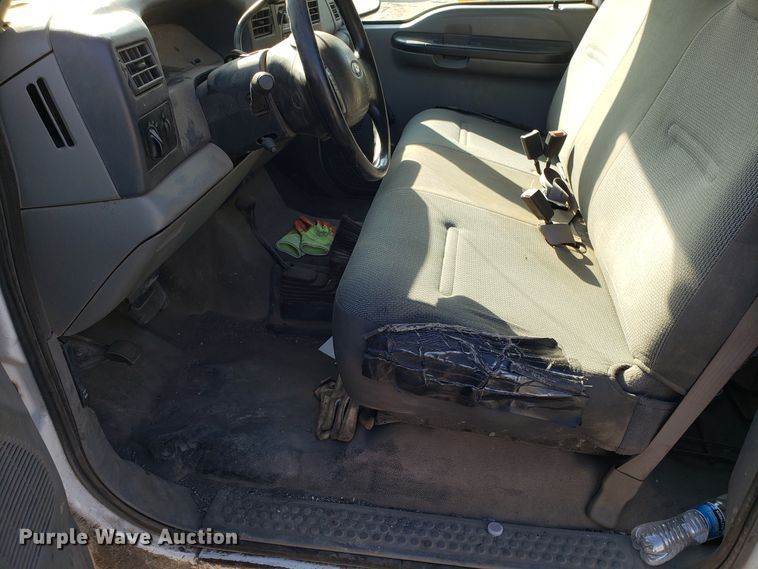 image for item ET9918 2003 Ford F250 Super Duty Crew Cab pickup truck