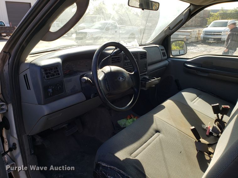 image for item ET9918 2003 Ford F250 Super Duty Crew Cab pickup truck