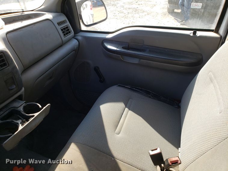 image for item ET9918 2003 Ford F250 Super Duty Crew Cab pickup truck