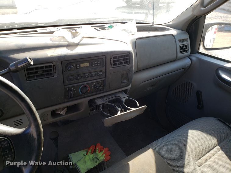 image for item ET9918 2003 Ford F250 Super Duty Crew Cab pickup truck