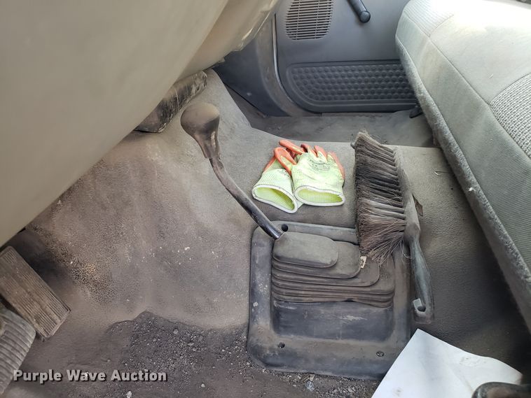 image for item ET9918 2003 Ford F250 Super Duty Crew Cab pickup truck