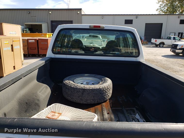 image for item ET9918 2003 Ford F250 Super Duty Crew Cab pickup truck