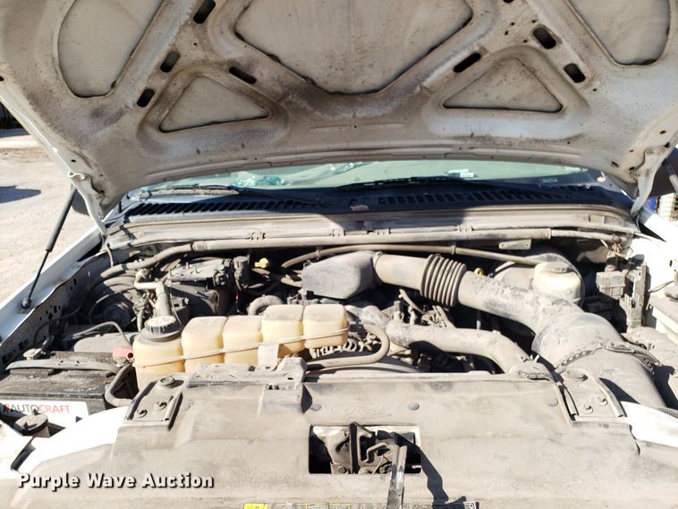 image for item ET9918 2003 Ford F250 Super Duty Crew Cab pickup truck