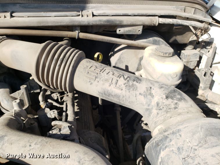 image for item ET9918 2003 Ford F250 Super Duty Crew Cab pickup truck