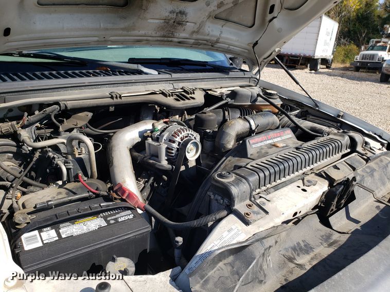 image for item ET9927 2005 Ford F350 Super Duty flatbed pickup truck