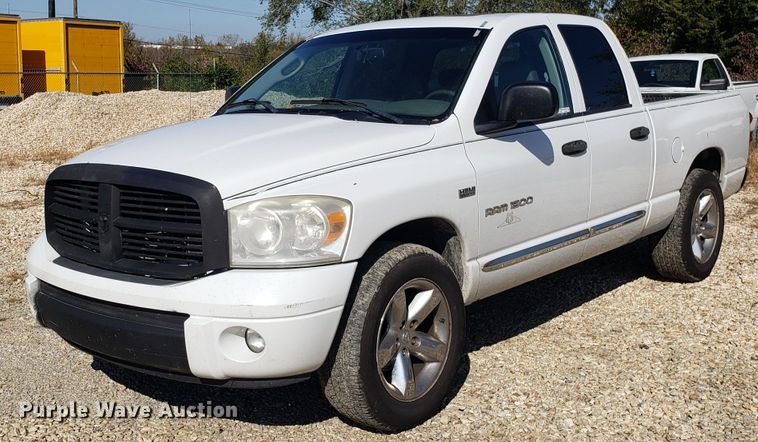 image for item ET9929 2007 Dodge Ram 1500 Quad Cab pickup truck