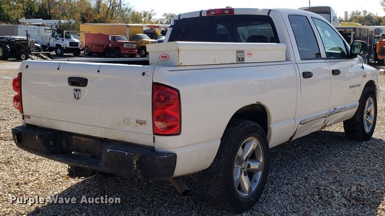 image for item ET9929 2007 Dodge Ram 1500 Quad Cab pickup truck