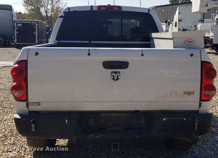 image for item ET9929 2007 Dodge Ram 1500 Quad Cab pickup truck