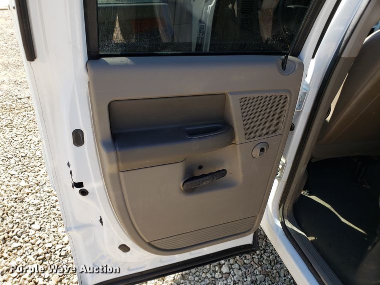 image for item ET9929 2007 Dodge Ram 1500 Quad Cab pickup truck