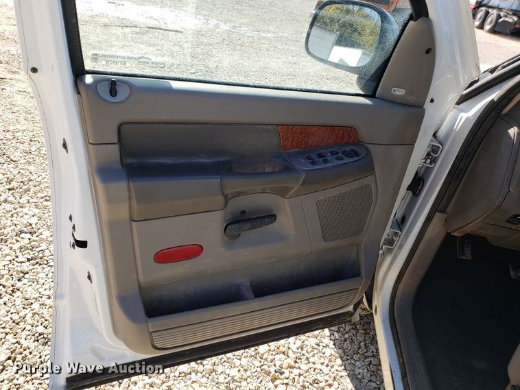 image for item ET9929 2007 Dodge Ram 1500 Quad Cab pickup truck