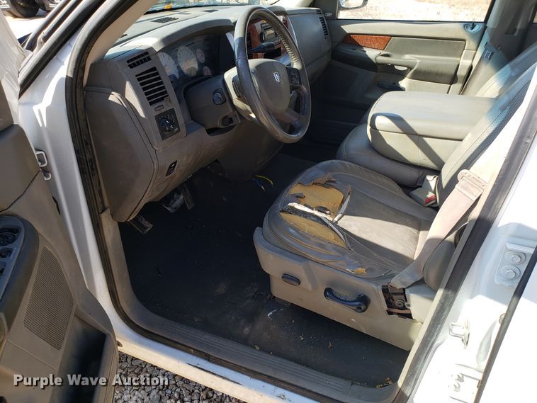 image for item ET9929 2007 Dodge Ram 1500 Quad Cab pickup truck