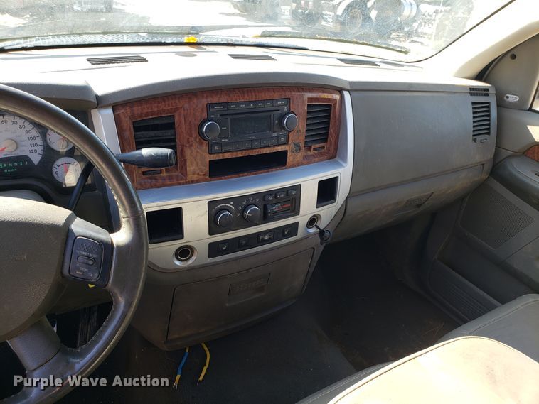 image for item ET9929 2007 Dodge Ram 1500 Quad Cab pickup truck