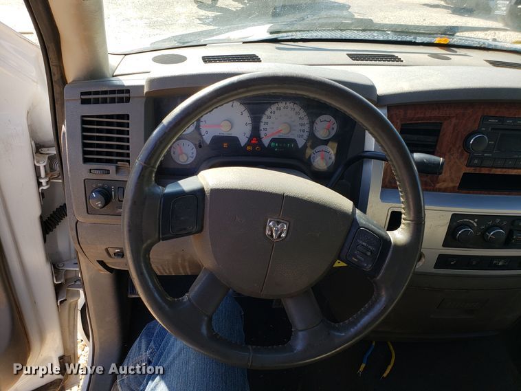 image for item ET9929 2007 Dodge Ram 1500 Quad Cab pickup truck