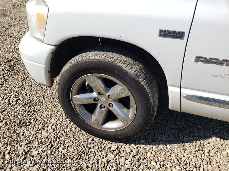 image for item ET9929 2007 Dodge Ram 1500 Quad Cab pickup truck