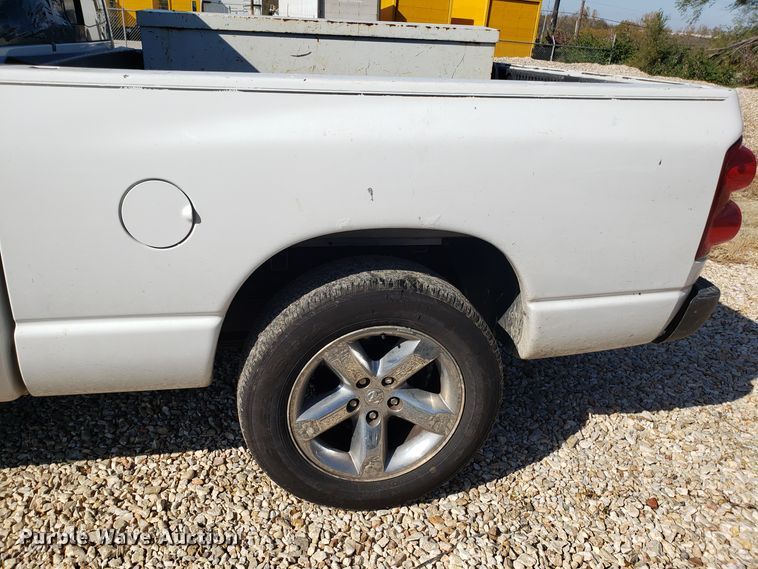 image for item ET9929 2007 Dodge Ram 1500 Quad Cab pickup truck