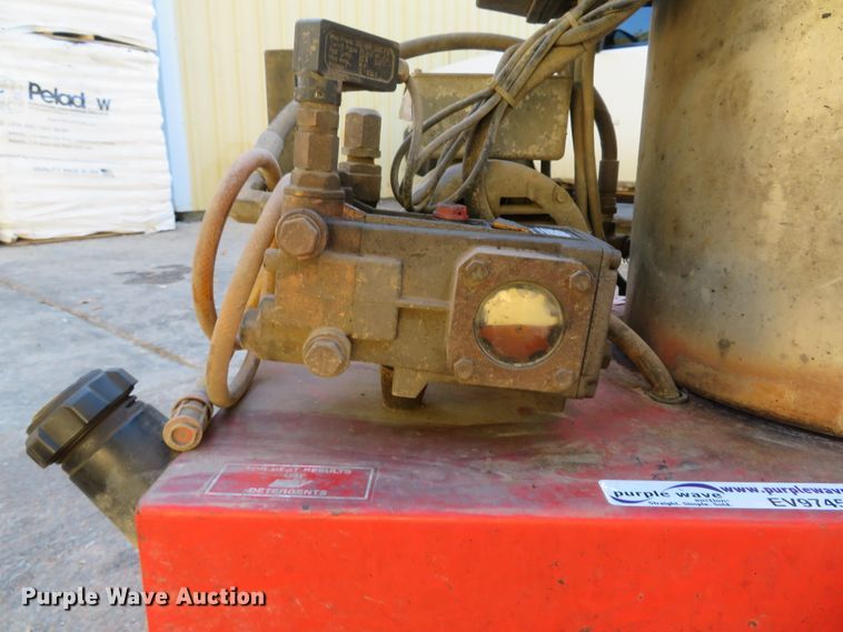 image for item EV9745 Hotsy 555SS pressure washer