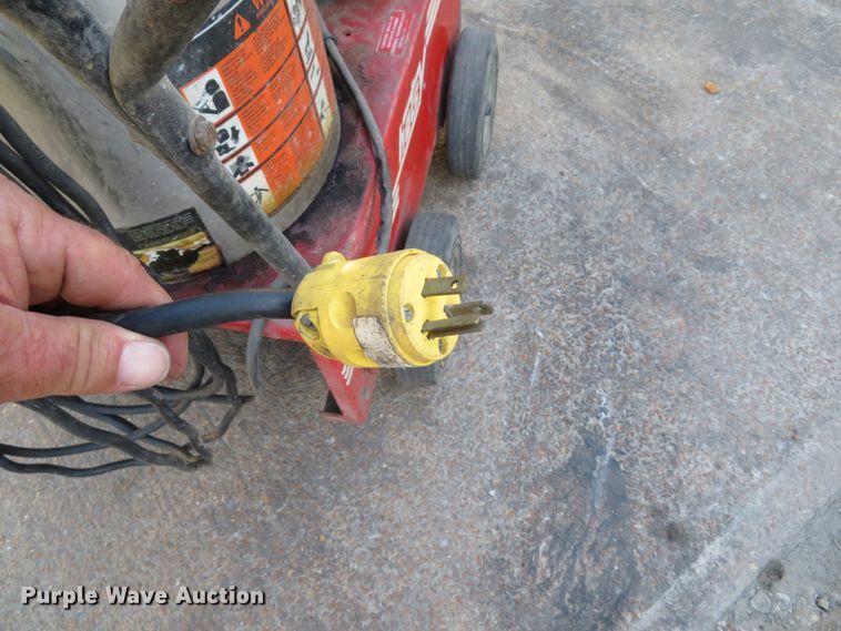 image for item EV9745 Hotsy 555SS pressure washer