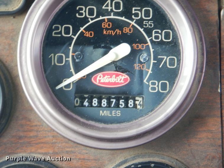 image for item EY9274 1999 Peterbilt 330 truck cab and chassis