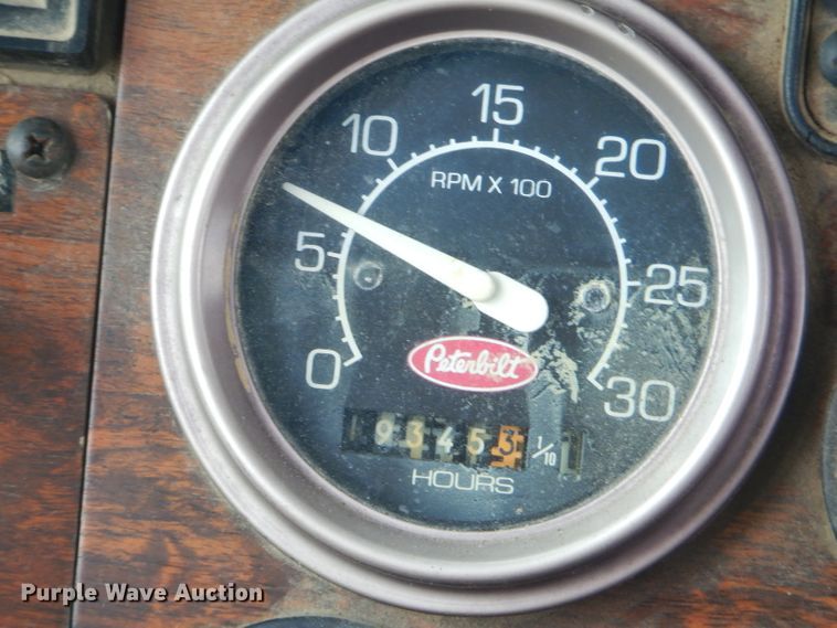 image for item EY9274 1999 Peterbilt 330 truck cab and chassis