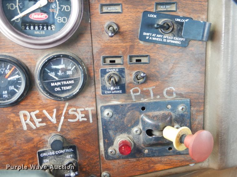 image for item EY9274 1999 Peterbilt 330 truck cab and chassis