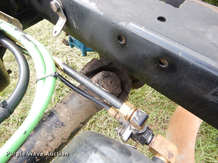 image for item EY9274 1999 Peterbilt 330 truck cab and chassis