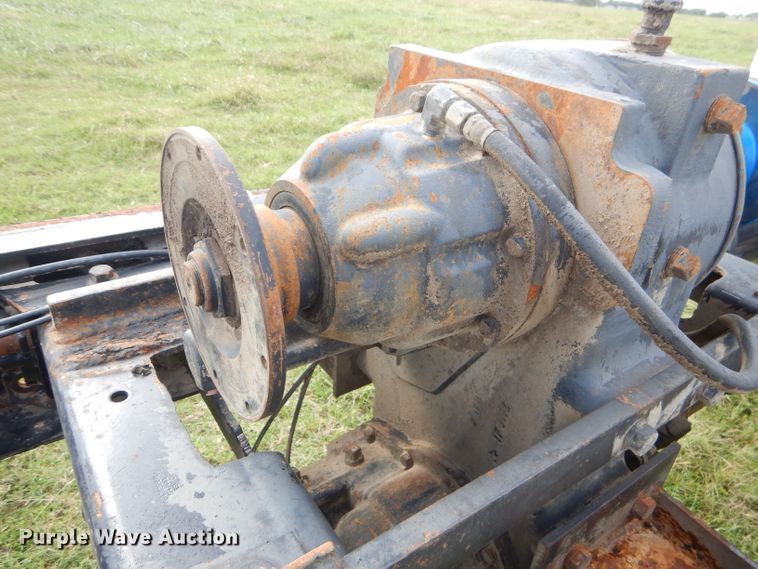 image for item EY9274 1999 Peterbilt 330 truck cab and chassis