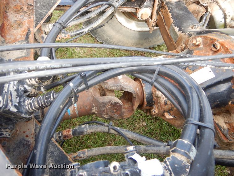 image for item EY9274 1999 Peterbilt 330 truck cab and chassis