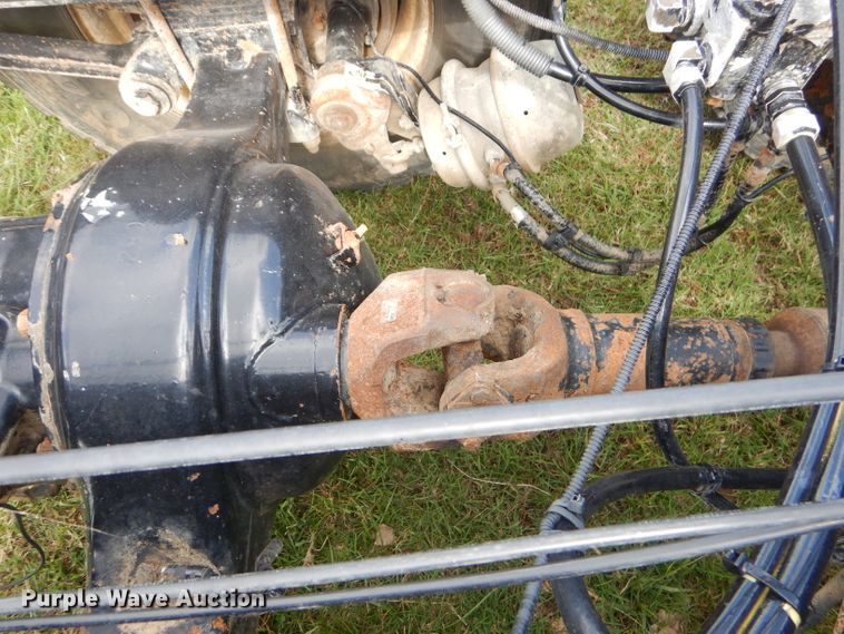 image for item EY9274 1999 Peterbilt 330 truck cab and chassis