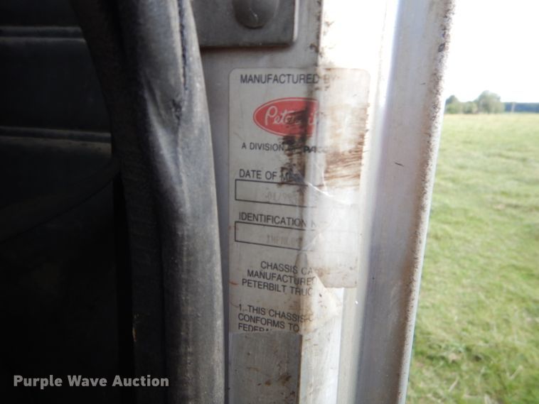 image for item EY9274 1999 Peterbilt 330 truck cab and chassis