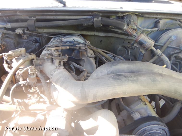 image for item EY9284 1991 Ford F150 XLT Lariat flatbed pickup truck