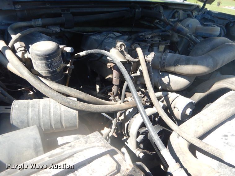 image for item EY9284 1991 Ford F150 XLT Lariat flatbed pickup truck