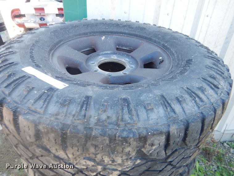 image for item EY9291 (4) 315/70R17 tires and wheels