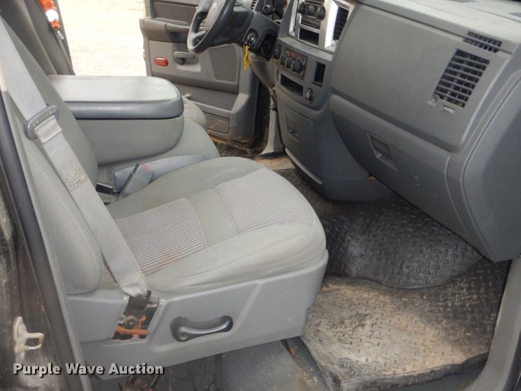 image for item EY9307 2007 Dodge Ram 1500 Quad Cab pickup truck