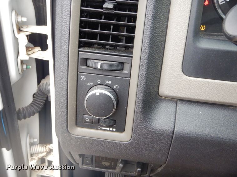 image for item EY9308 2011 Dodge Ram 2500 Crew Cab pickup truck