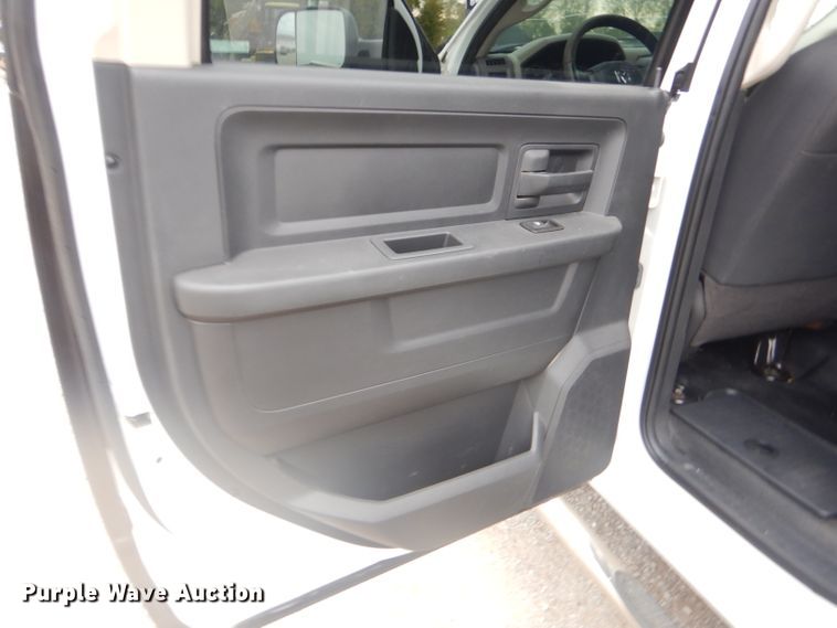 image for item EY9308 2011 Dodge Ram 2500 Crew Cab pickup truck