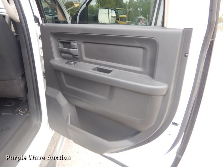 image for item EY9308 2011 Dodge Ram 2500 Crew Cab pickup truck