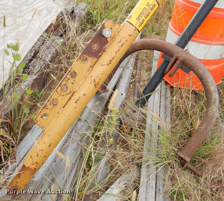 image for item EY9314 (2) post hole augers