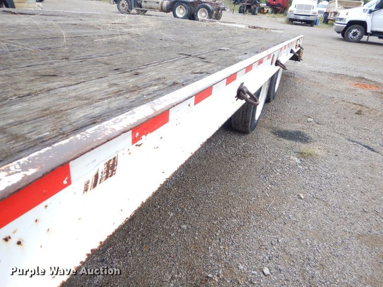 image for item EY9332 2007 Trail-Eze equipment trailer
