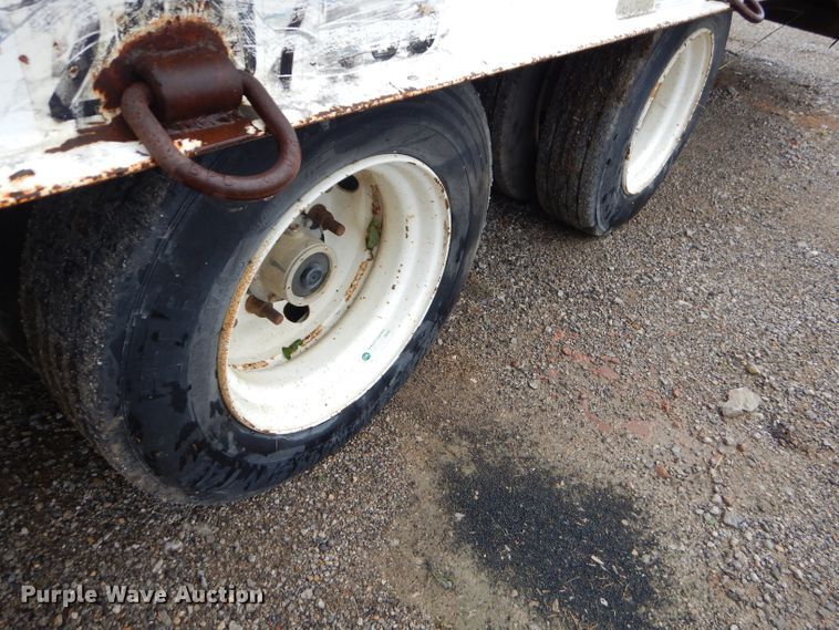 image for item EY9332 2007 Trail-Eze equipment trailer