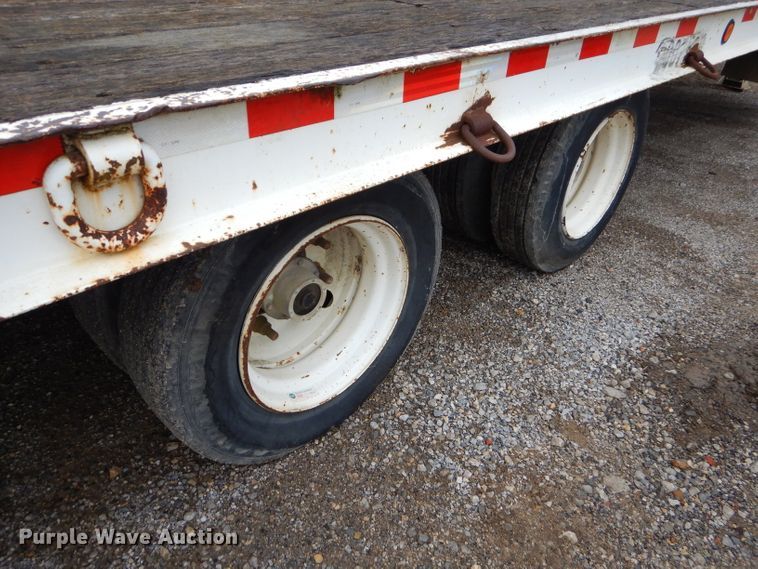 image for item EY9332 2007 Trail-Eze equipment trailer