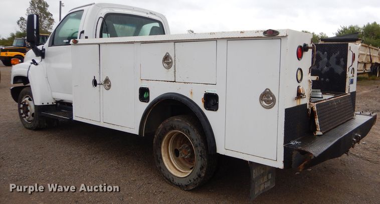 image for item EY9334 2005 Chevrolet C4500 utility truck