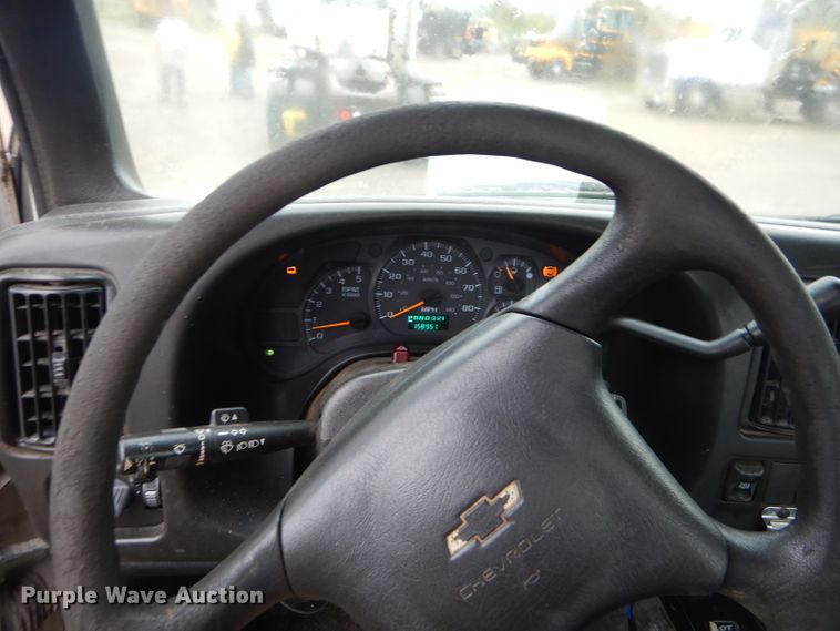 image for item EY9334 2005 Chevrolet C4500 utility truck