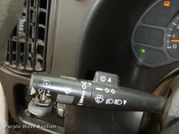 image for item EY9334 2005 Chevrolet C4500 utility truck