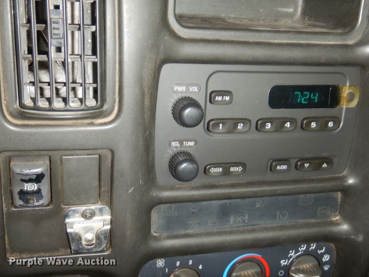 image for item EY9334 2005 Chevrolet C4500 utility truck