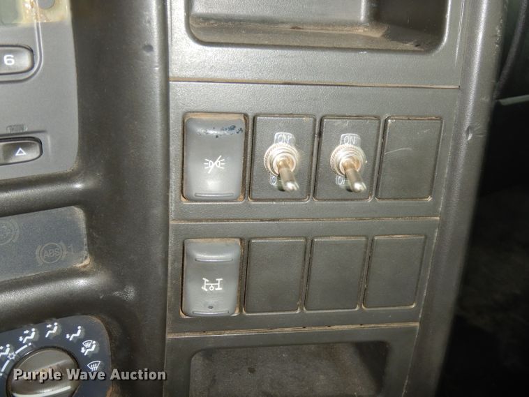 image for item EY9334 2005 Chevrolet C4500 utility truck