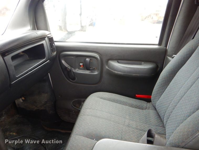 image for item EY9334 2005 Chevrolet C4500 utility truck