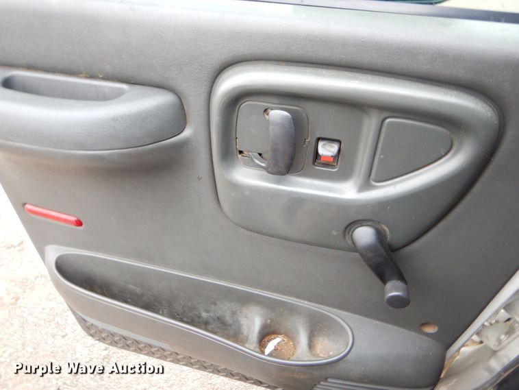 image for item EY9334 2005 Chevrolet C4500 utility truck