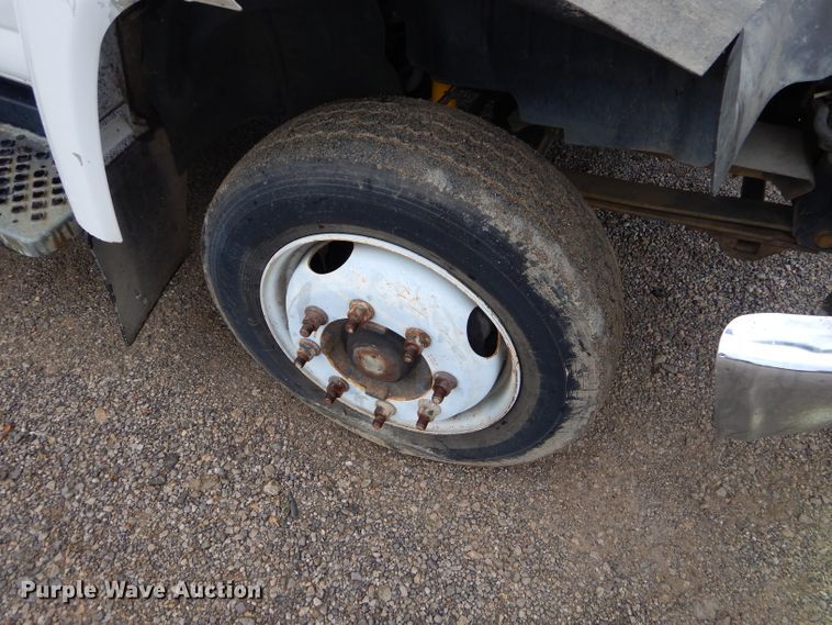 image for item EY9334 2005 Chevrolet C4500 utility truck