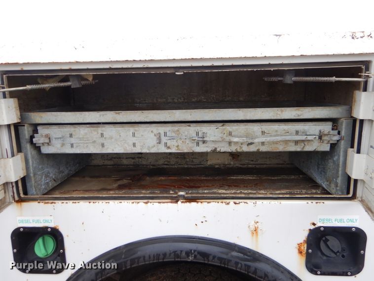 image for item EY9334 2005 Chevrolet C4500 utility truck